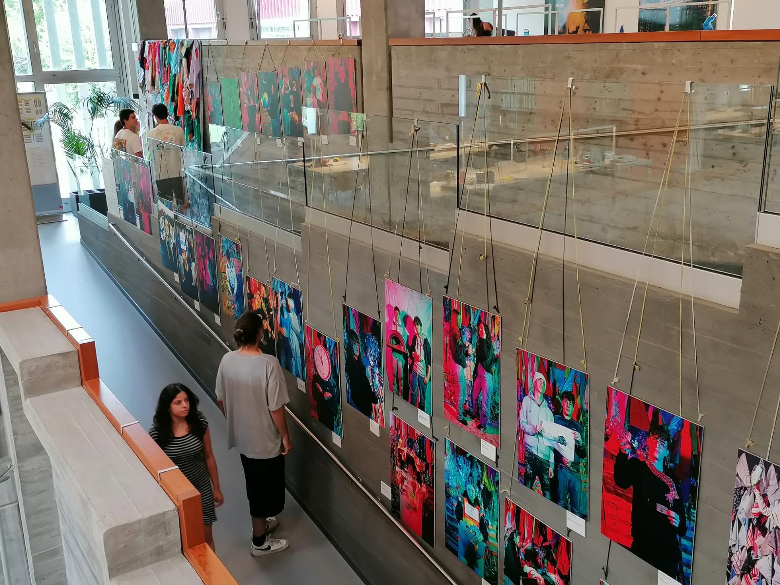 Mostra fotografica Una luce diversa fa la differenza (progetto Vorrei uno sfondo diverso), ideata dall’Ufficio Scuole ed Educazione Ambientale di Amia Verona Spa in collaborazione con RUS – Rete delle Università per lo Sviluppo sostenibile Univr, a cura del fotografo Emiliano Rovina (estate 2025)_3